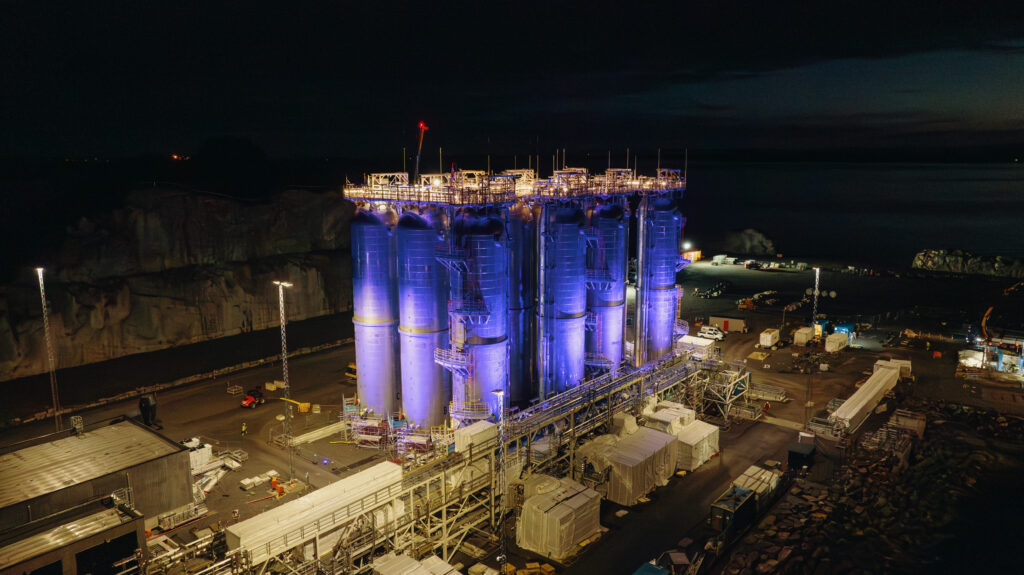 Bilde av lilla CO2-tanker. Foto